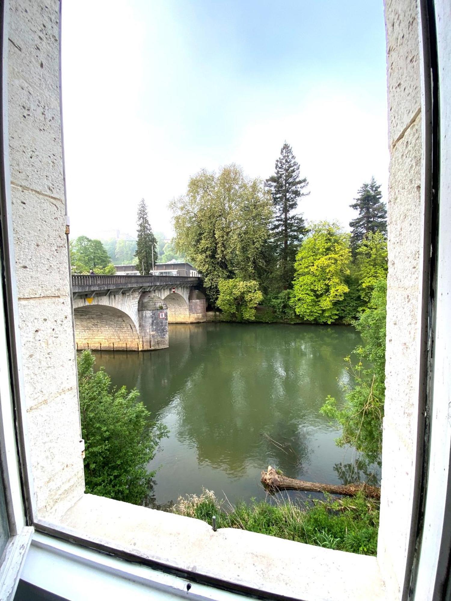 Confortable T2 sur les rives de la Charente Angoulême Extérieur photo